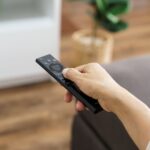 Dlaczego warto łączyć internet, telewizję i telefon w jednym pakiecie?